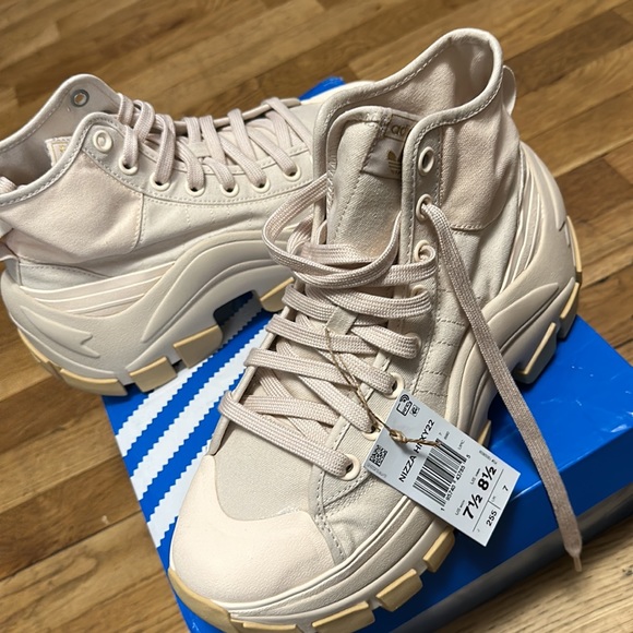 UPC - Picture 2 of 3